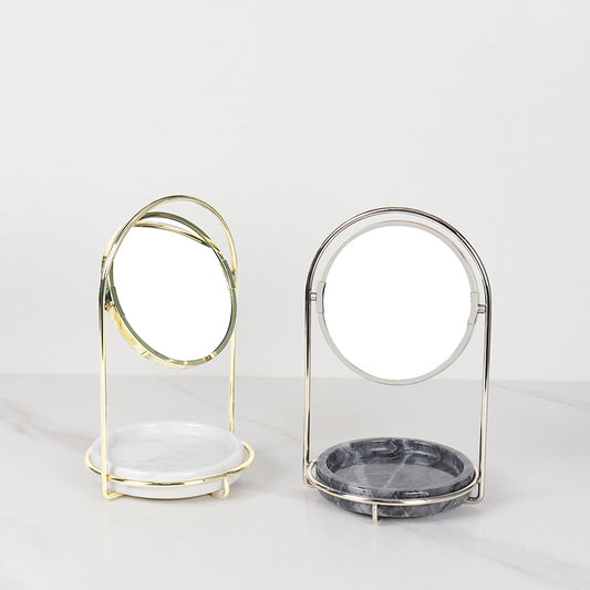 Elegante marmeren make-upspiegel met dienblad – metalen afwerking in twee tinten