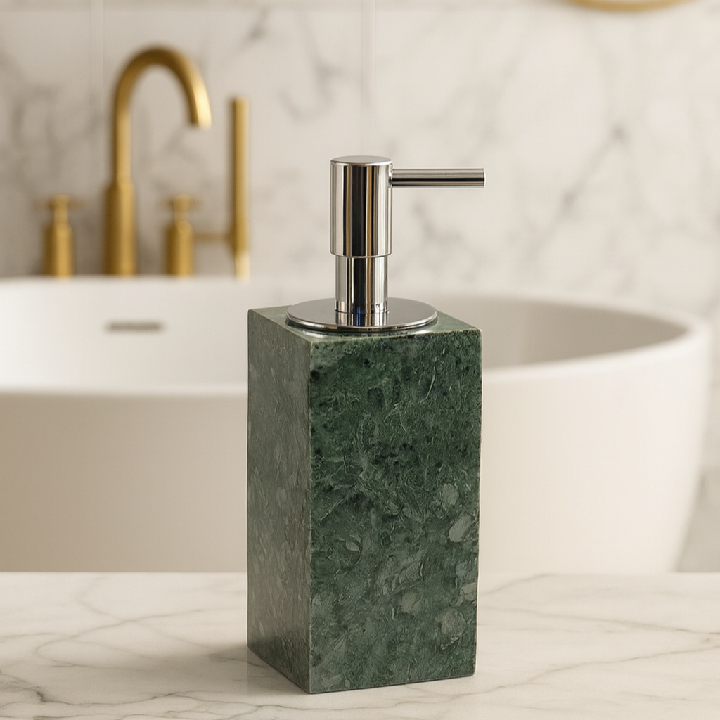 Luxe marmeren lotionfles – massief steen met metalen pomp