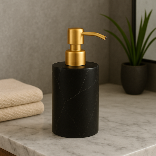 Ronde marmeren zeepdispenser – massief steen met gouden metalen pomp (1kg)