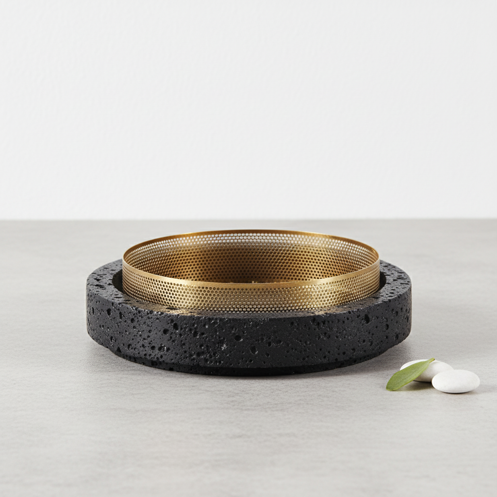 Gesculpteerde marmeren plantenbak met metalen rand – 30x7 cm