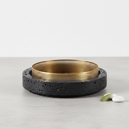 Gesculpteerde marmeren plantenbak met metalen rand – 30x7 cm